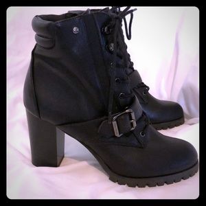 VERA WANG BOOTS SZ 9.5 Med